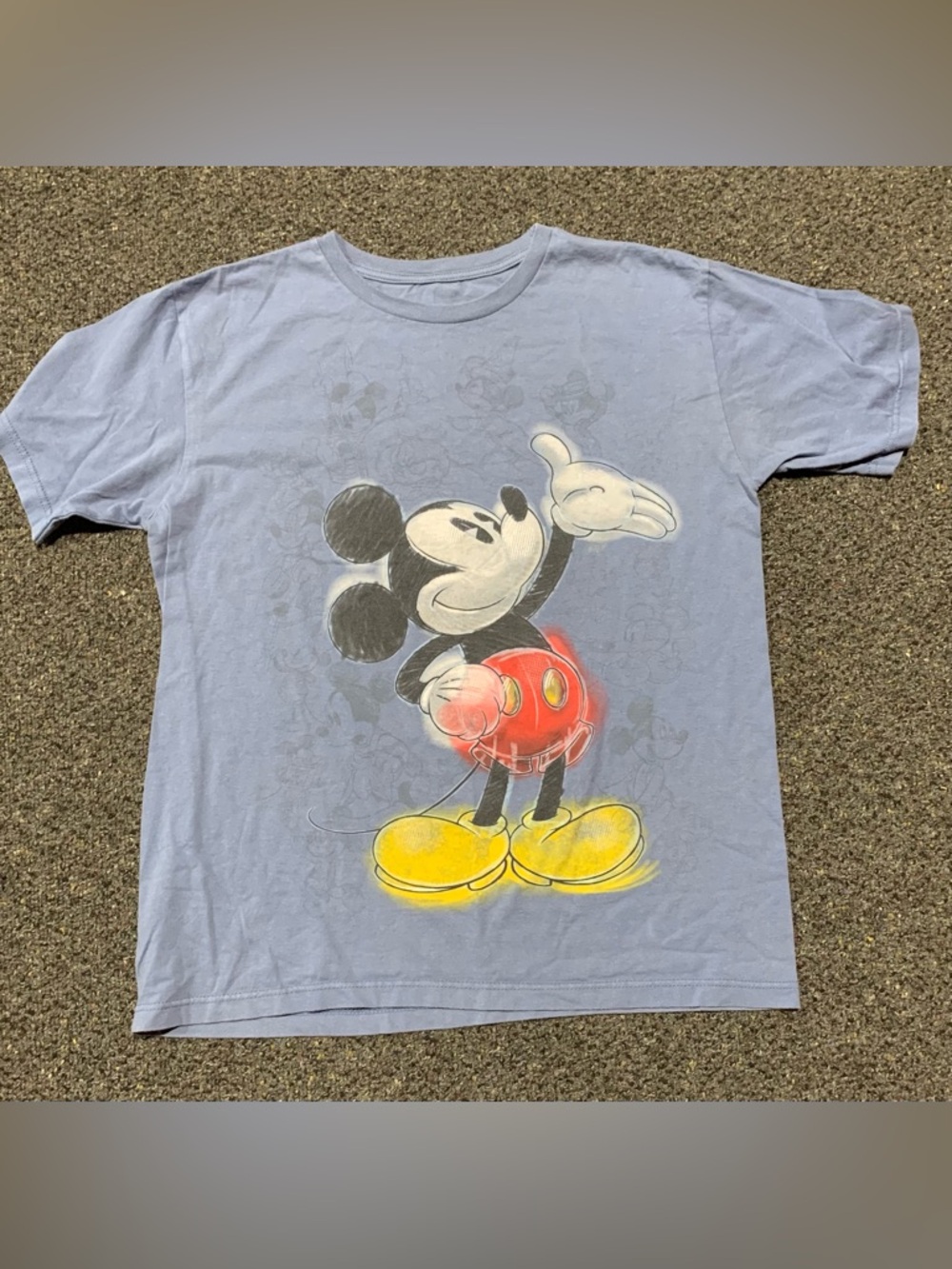 Disney store Mickey Mouse mens medium 100% cotton tee shirt